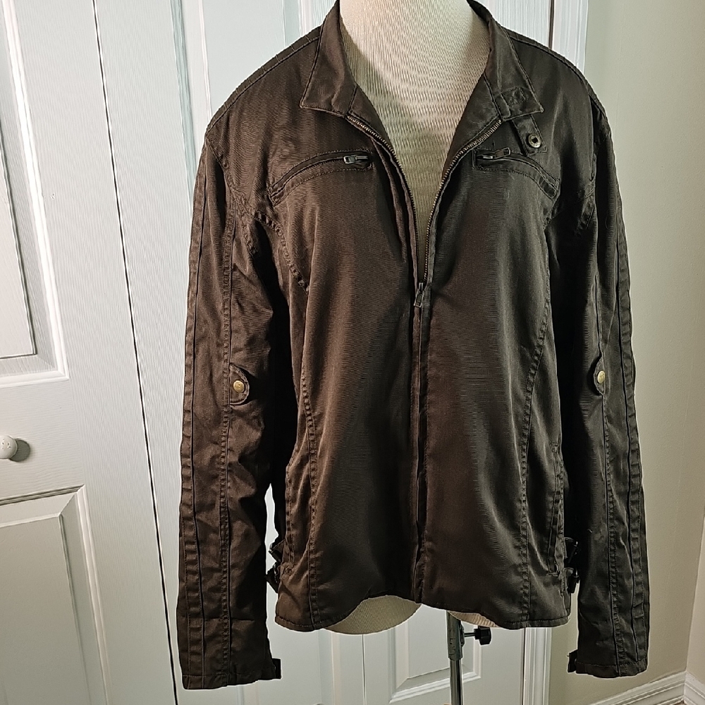 Rogue Dark Army Green Men's Bomber Jacket. Size Large. Pockets And Zippers‎